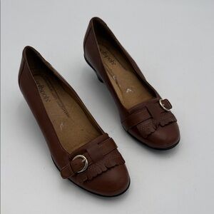 Vintage Earth Spirit Tan Loafers Buckle women 6M classic casual office Y2K retro